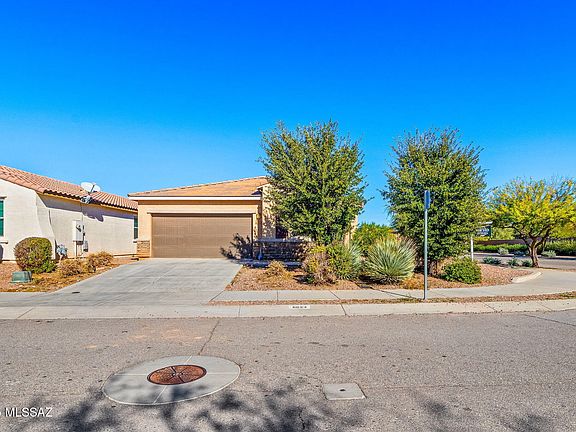 3rd image of 6623 E Via Jardin Verde