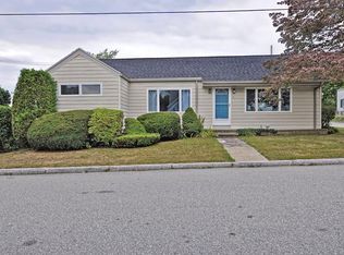 112 Pebble St, Fall River, MA 02721