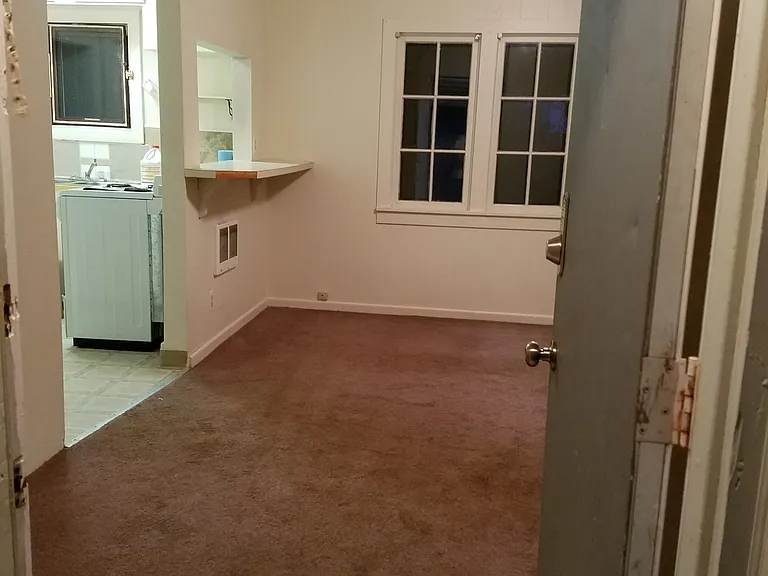 239 SE Lilly Ave — Photo 4