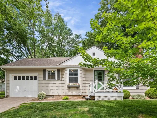 5227 Rosewood Dr, Roeland Park, KS 66205