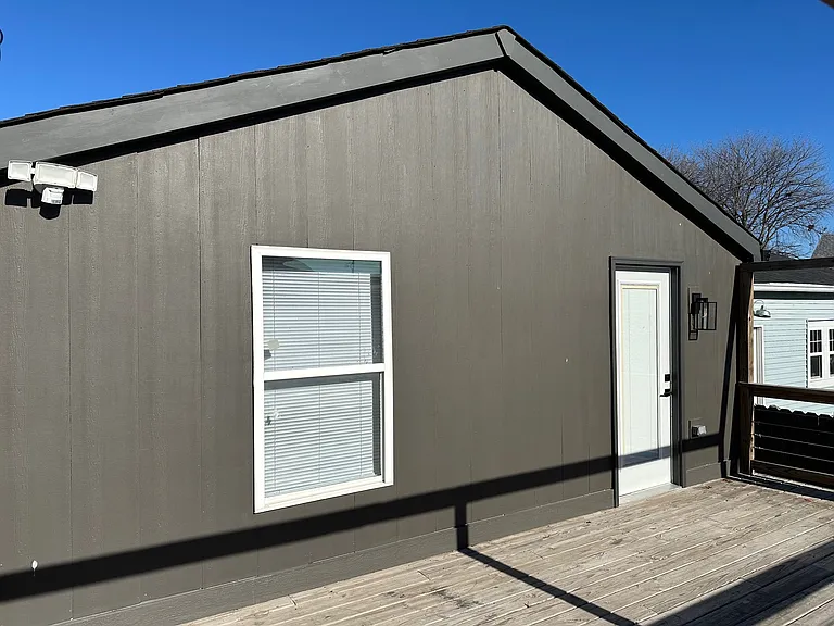 939 Albany St — Photo 16