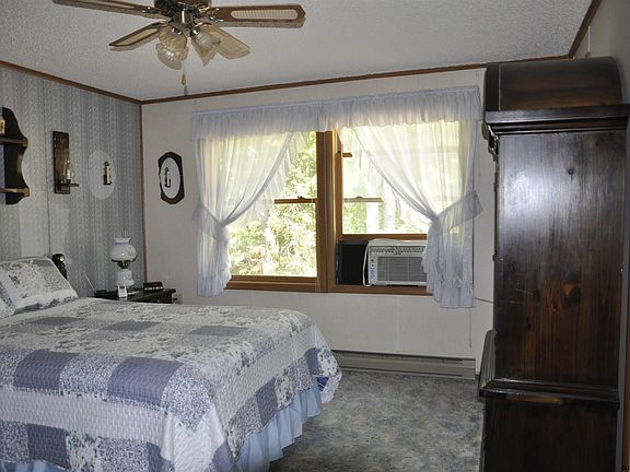 4th image of 22 Shady Ln