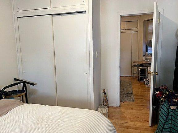 3rd image of 172 E 85th St APT 15