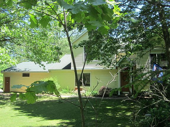 3rd image of 1500 Kazemier Woods Ave NE