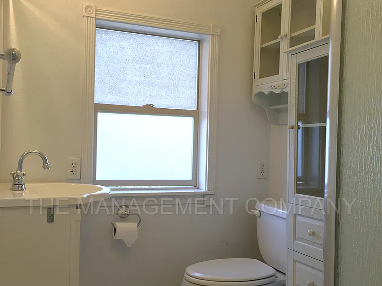 576 Addison Ave W — Photo 25