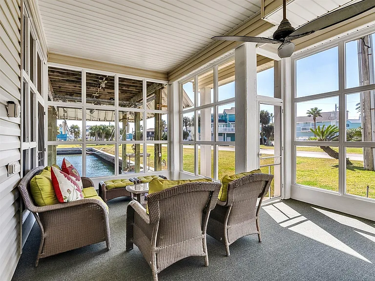 16627 Bayfront Dr — Photo 10