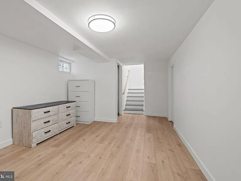 209 Front St — Photo 25