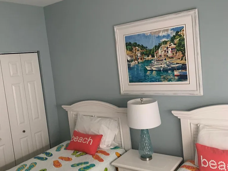 Guest bedroom