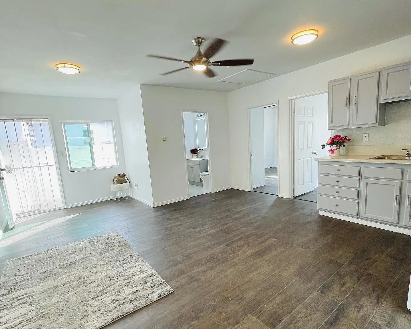 2016B E 63rd St, Long Beach — Photo 3
