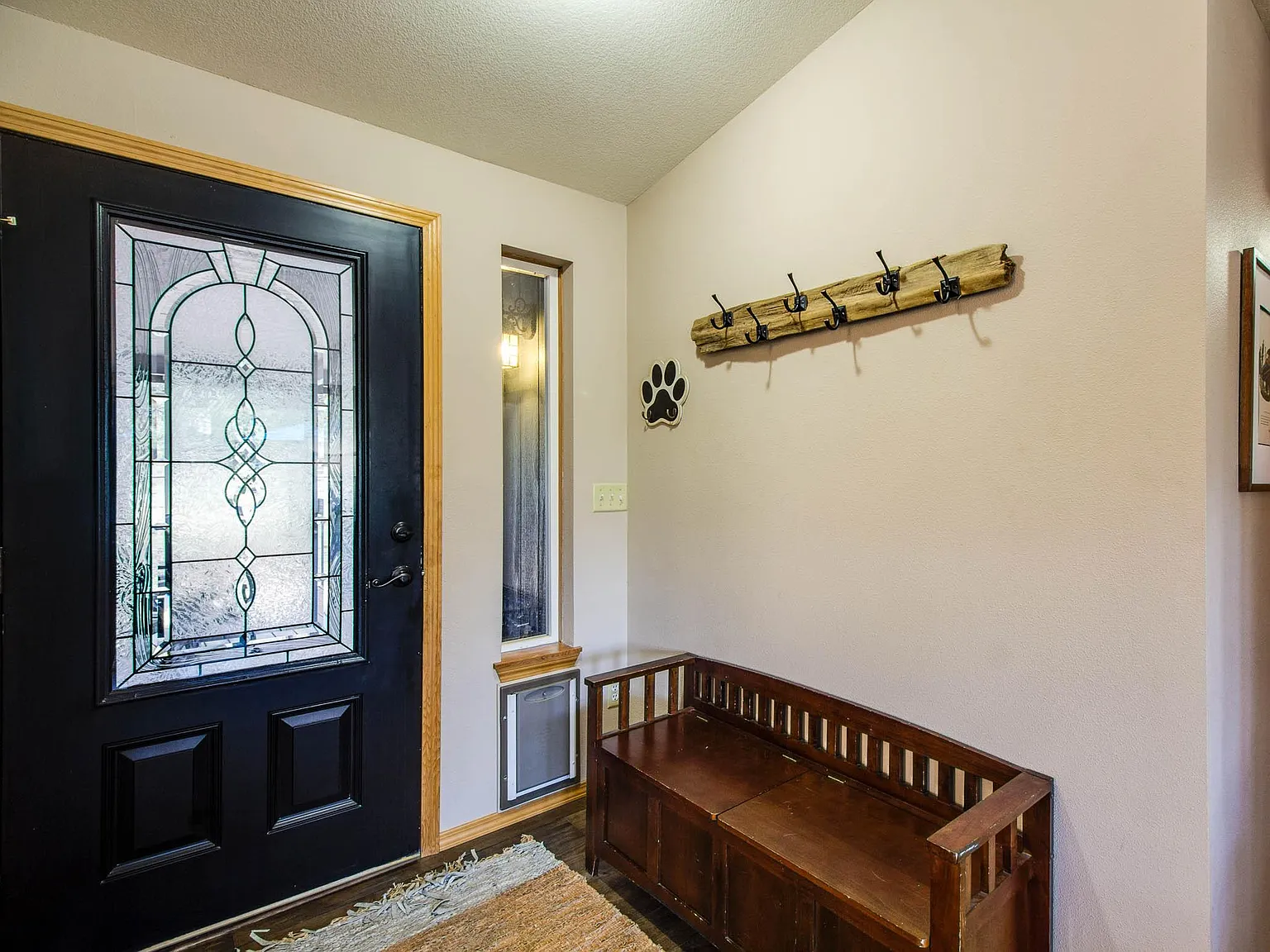 3 bed, 1344 sqft, $3,200 — Photo 3