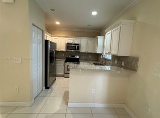 1035 NE 207th Ter, Miami, FL 33179