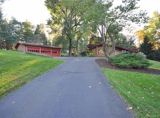 47 Hanover Rd, Newtown, CT 06470