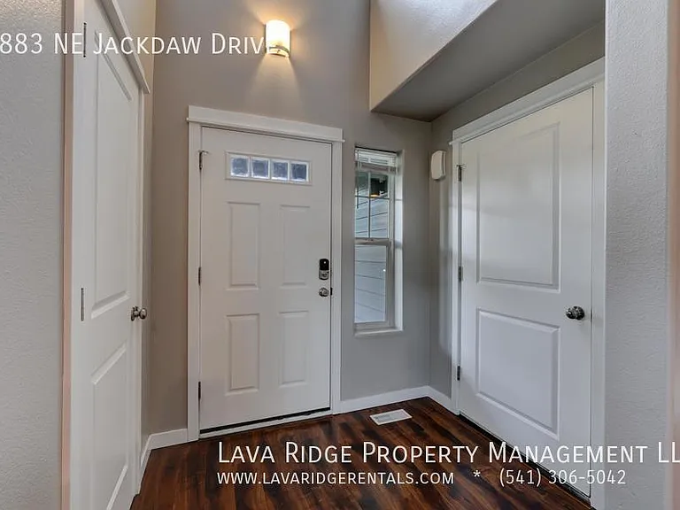 2883 NE Jackdaw Dr — Photo 4