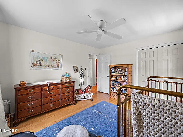 202 Windemere Rd — Photo 29