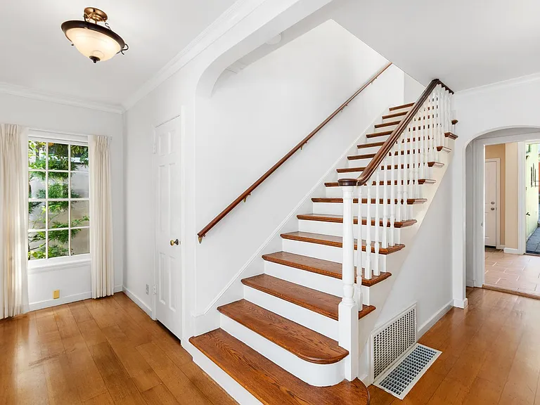 80 Castenada Ave — Photo 26