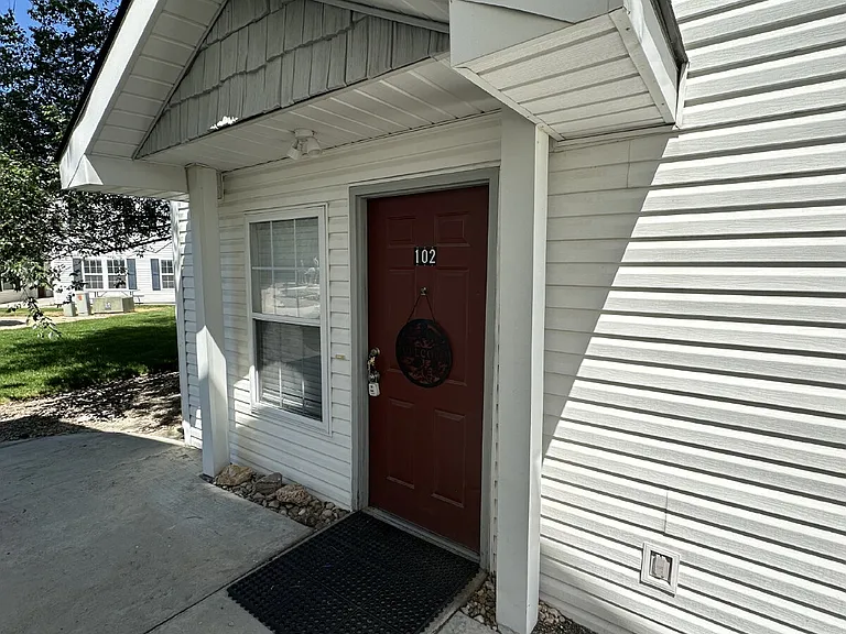 114 Davis Ave #102 — Photo 5