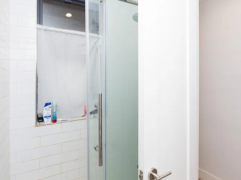 228 E 27th St #2B — Photo 6