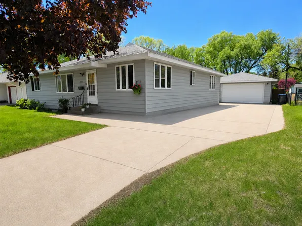 2908 Roosevelt St NE, Saint Anthony, MN 55418