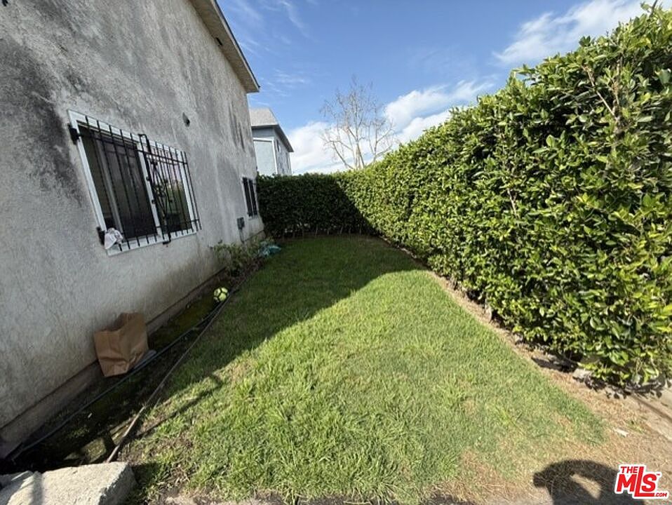 1st image of 1234 W 92nd St