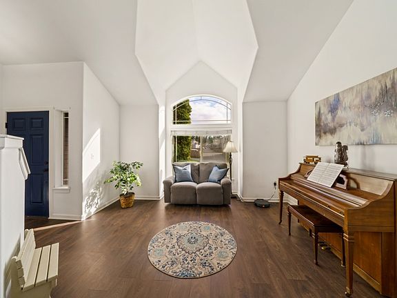 4th image of 1761 179th Street Ct E