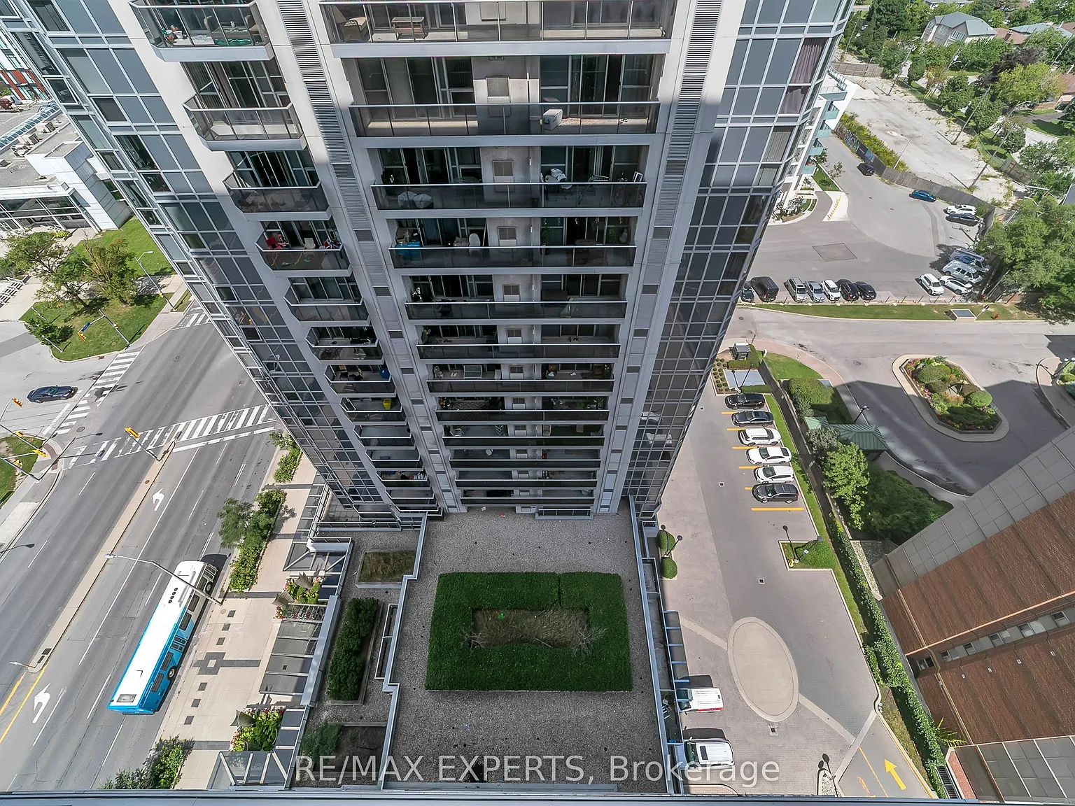 2 bed, $2,600 — Photo 2