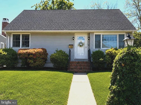 4 Gregory Dr, Hamilton, NJ 08690