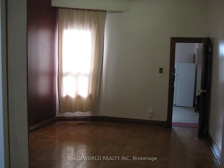759 Gerrard St E #MAIN FL — Photo 6