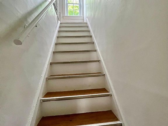 2nd image of 300-302 Washington St #300B