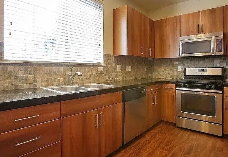 7843 NE Rockne Way — Photo 4