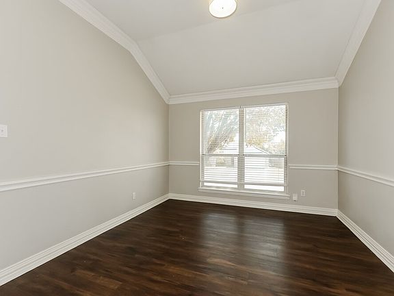 5th image of 1 Charleston Ct