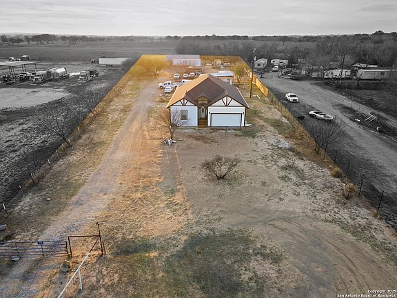 4th image of 16851 Griffin Rd #2