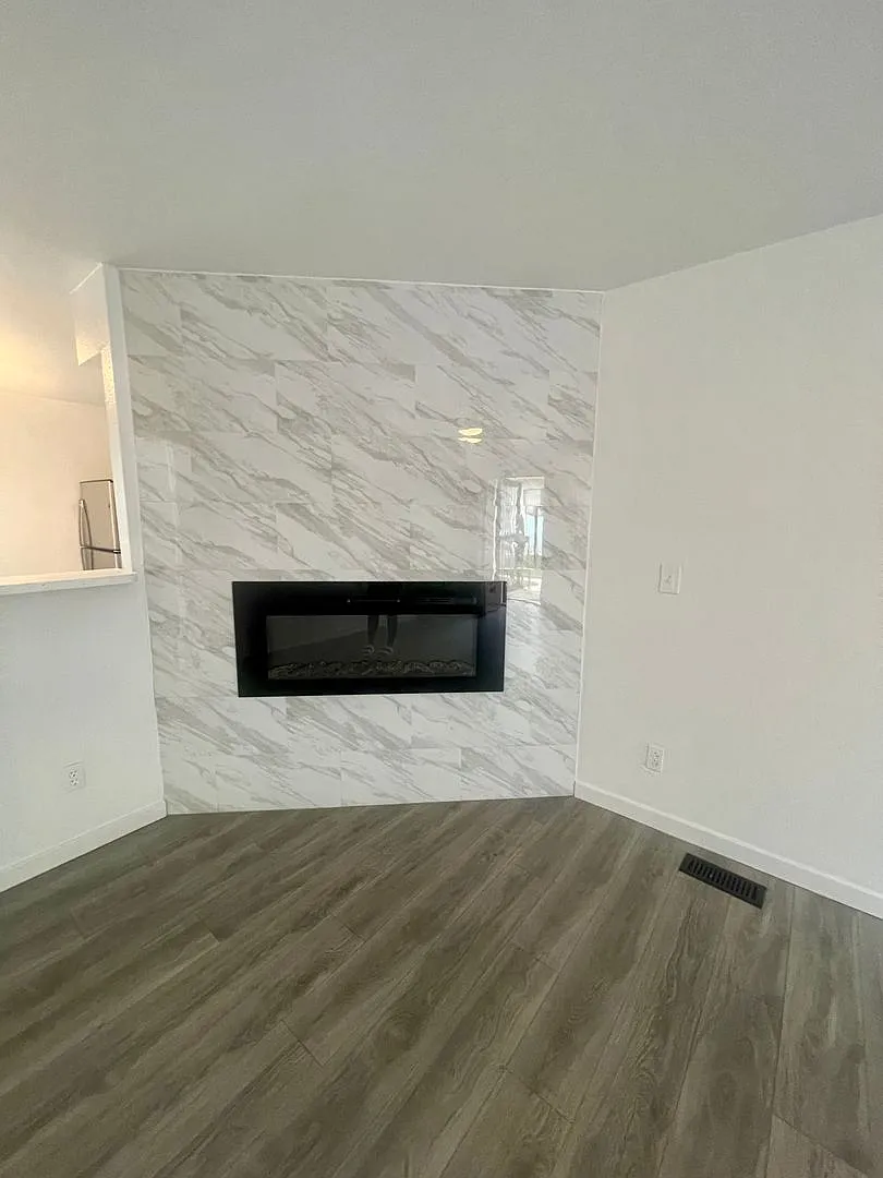 Charming Townhouse in a Quaint Neighborhood — Photo 4