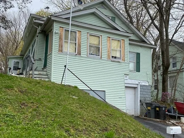 53 Peabody St, Gardner, MA 01440