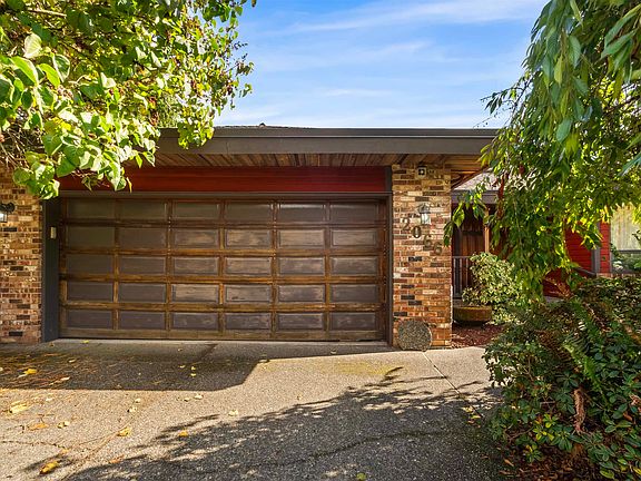 2nd image of 2066 149th St