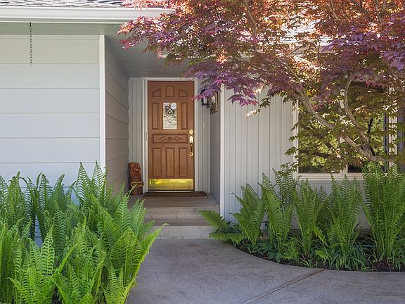 3rd image of 4810 E Jaremko Dr
