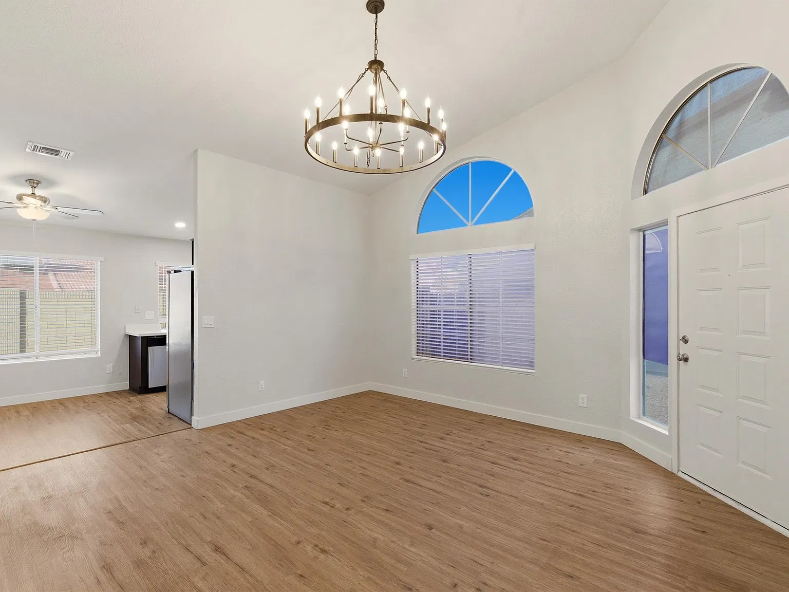 3 bed, 1248 sqft, $1,995 — Photo 4