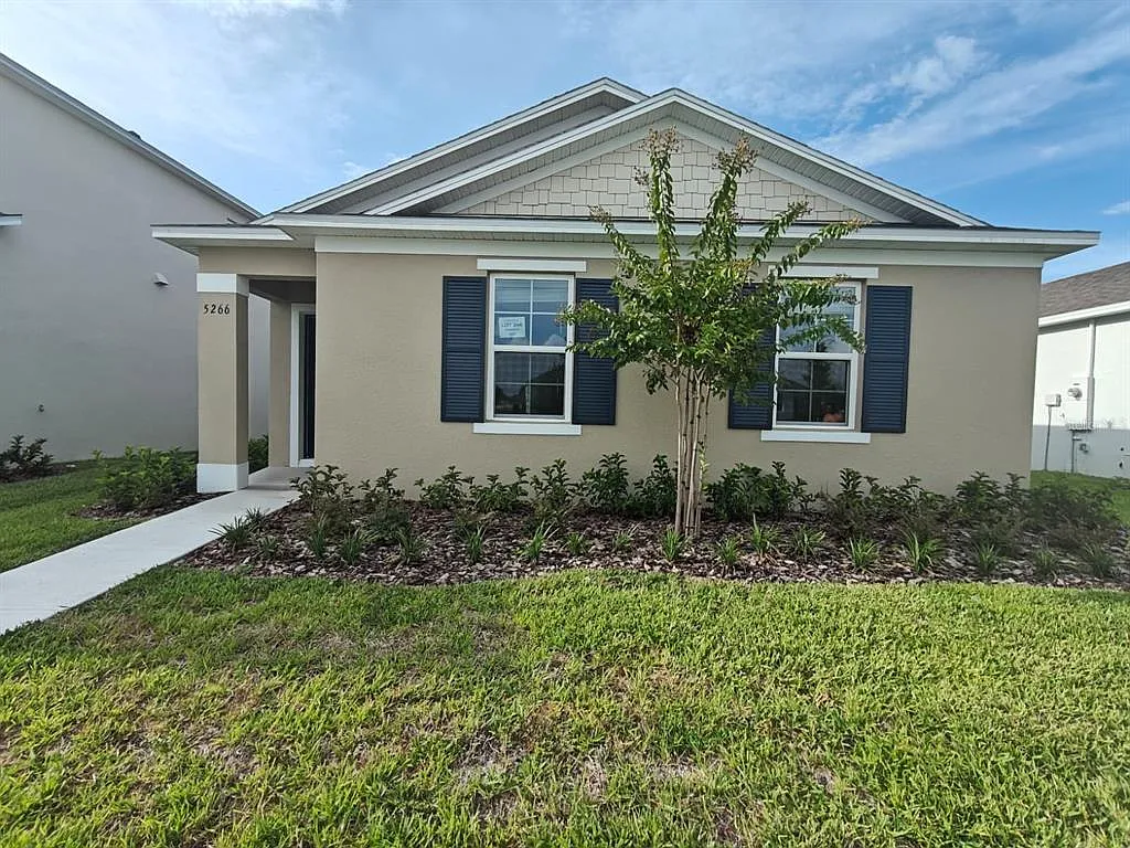 4 bed, 2.0 bath, 1720 sqft, $2,500 — Photo 1