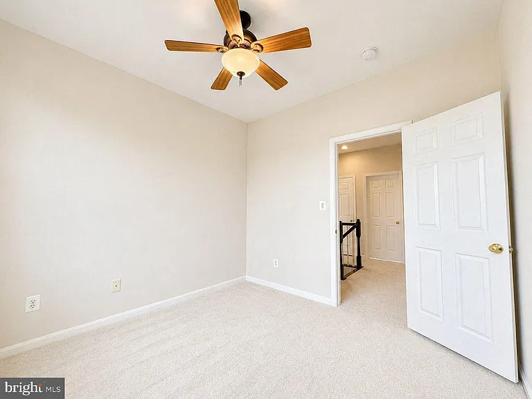 12434 Iona Sound Dr — Photo 20