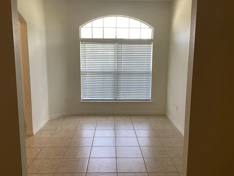 1424 Mistflower Ln — Photo 6