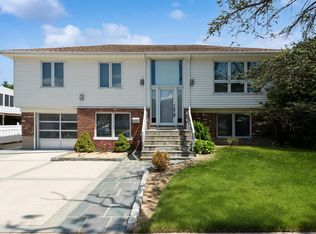602 Bothner St, Oceanside, NY 11572