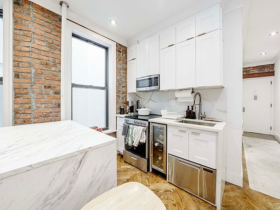 3rd image of 37 King St #5AB