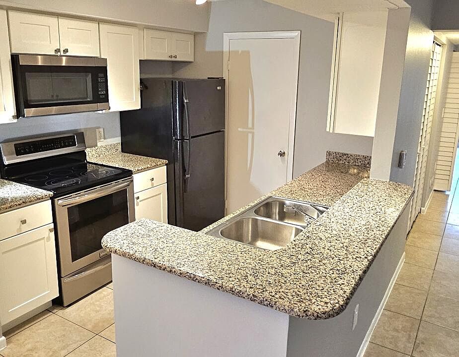 1st image of 815 W Boynton Beach Boulevard #7-105