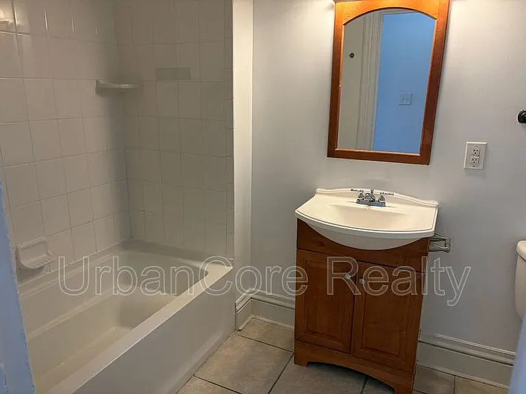 621 N 31st St #B — Photo 17