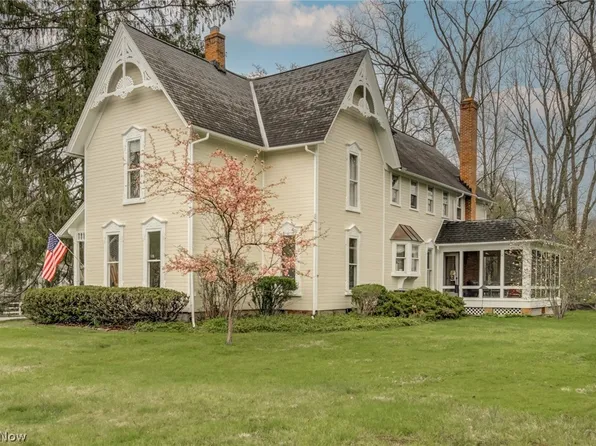 177 S Main St, Chagrin Falls, OH 44022