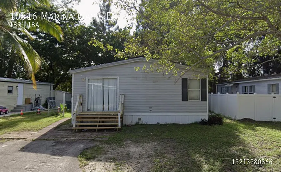 Under Renovation - Studio in a Mobile Home - West Boca Raton — Photo 4
