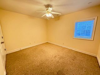 4th image of 133 S Hill St APT 201