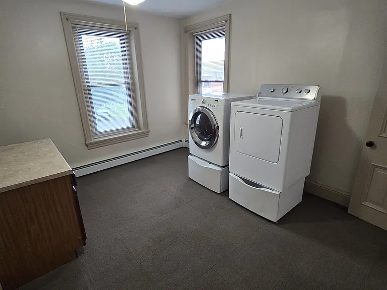 340 Main St #B — Photo 8