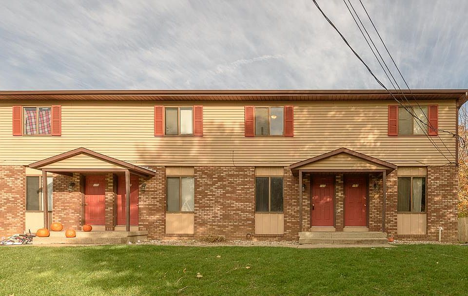 1st image of 105 Peony St SW