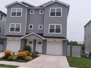 123 Nassau Ln #2, Island Park, NY 11558