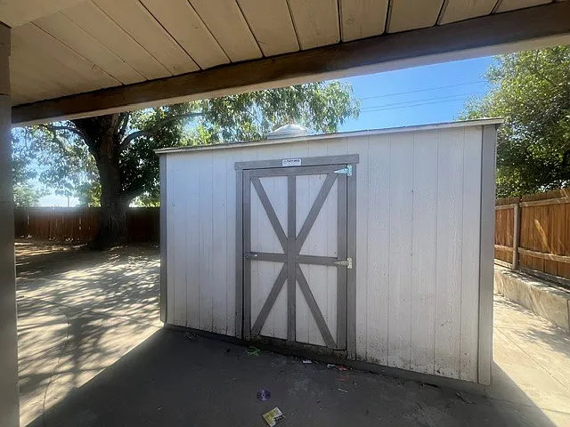 2706 Pasadena St — Photo 13